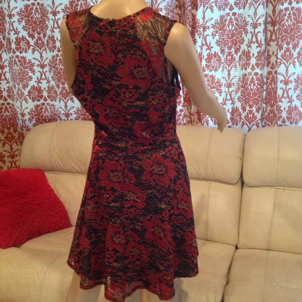 FUN, FUN, FUN DRESS! - Picture 2 of 8